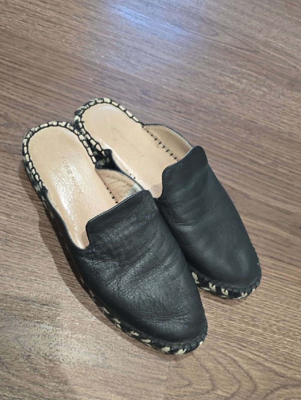 Women's Black Leather Slip-On Mules